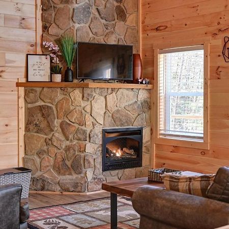 Twin Oaks Cabin Брайсон-Сити Экстерьер фото