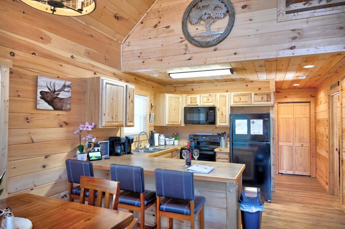 Twin Oaks Cabin Брайсон-Сити Экстерьер фото
