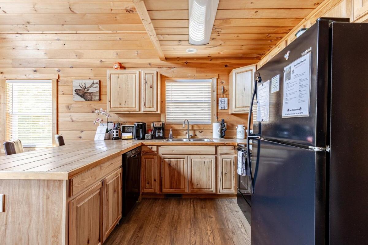 Twin Oaks Cabin Брайсон-Сити Экстерьер фото